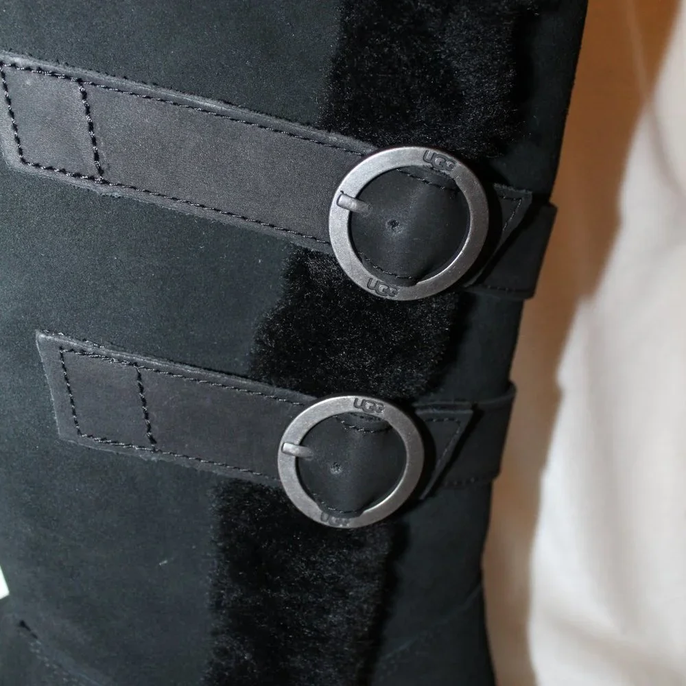 NIB UGG‎ WOMEN'S TALL MOTO  SUEDE SPILL SEAM SHEARLING BUCKLE BOOTS BLACK